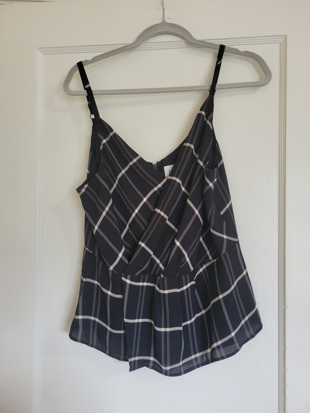 Cabi Check Crossover Cami black and white Size Small Tank top